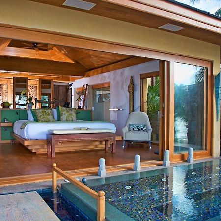 Upni Duniya - Luxury, Beachfront 9-Suites Villa Bang Rak Beach  Room photo