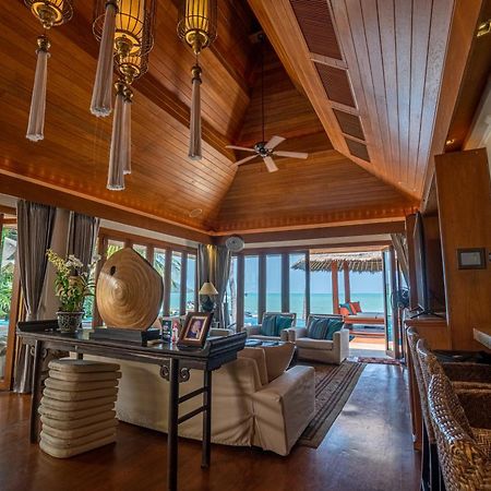 Upni Duniya - Luxury, Beachfront 9-Suites Villa Bang Rak Beach  Exterior photo