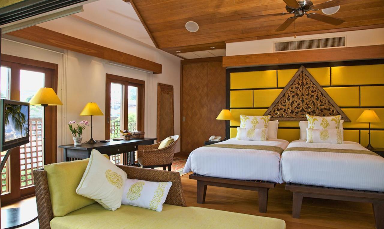 Upni Duniya - Luxury, Beachfront 9-Suites Villa Bang Rak Beach  Room photo