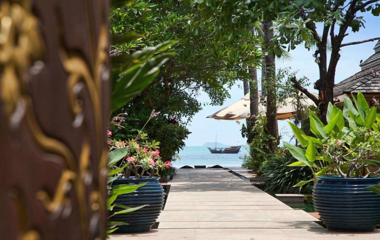 Upni Duniya - Luxury, Beachfront 9-Suites Villa Bang Rak Beach  Room photo