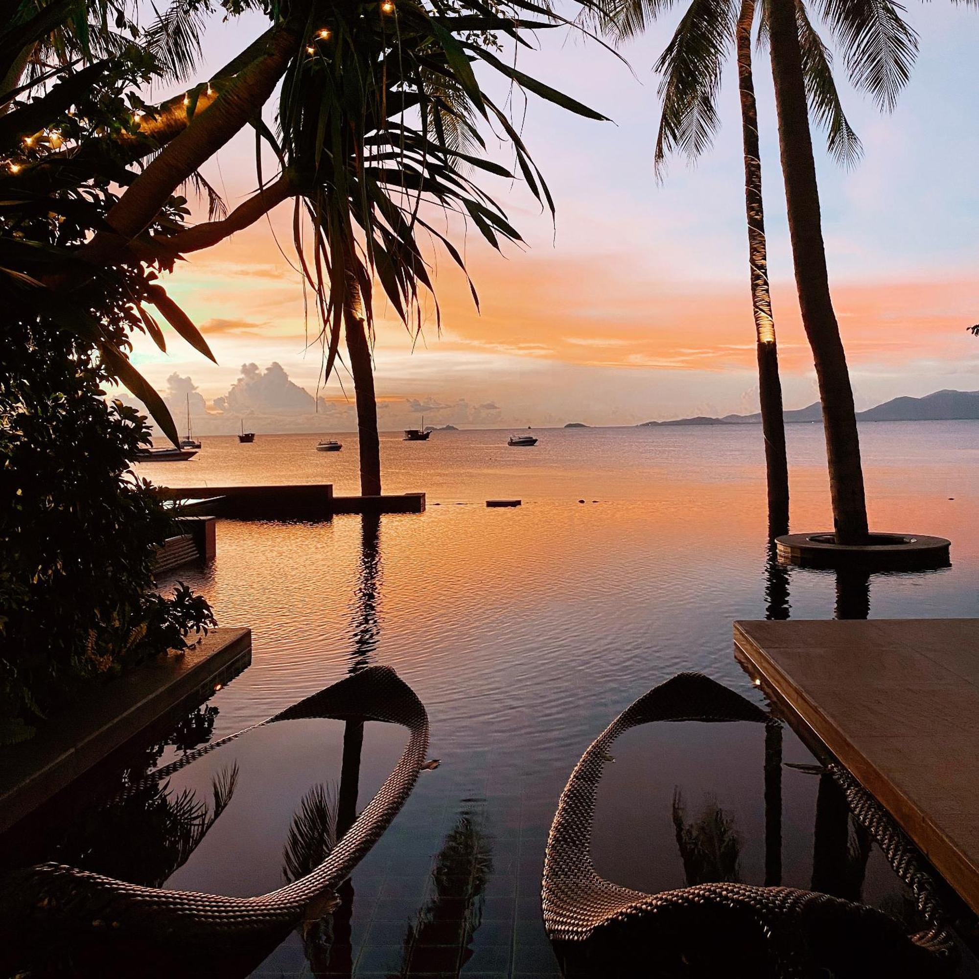 Upni Duniya - Luxury, Beachfront 9-Suites Villa Bang Rak Beach  Exterior photo